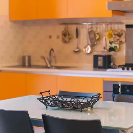 Prima Fila Mare , La Vecchia Chiesa Apartman *